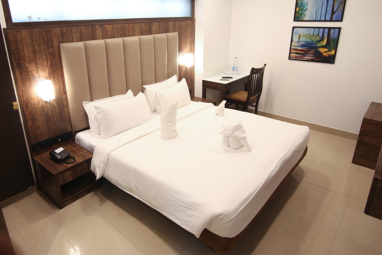 Golden Chariot The Boutique Hotel Mumbai Exterior photo