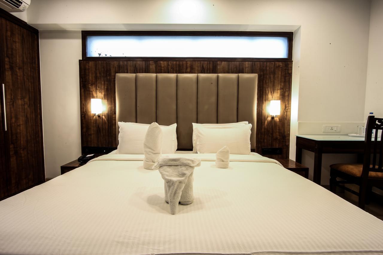Golden Chariot The Boutique Hotel Mumbai Exterior photo