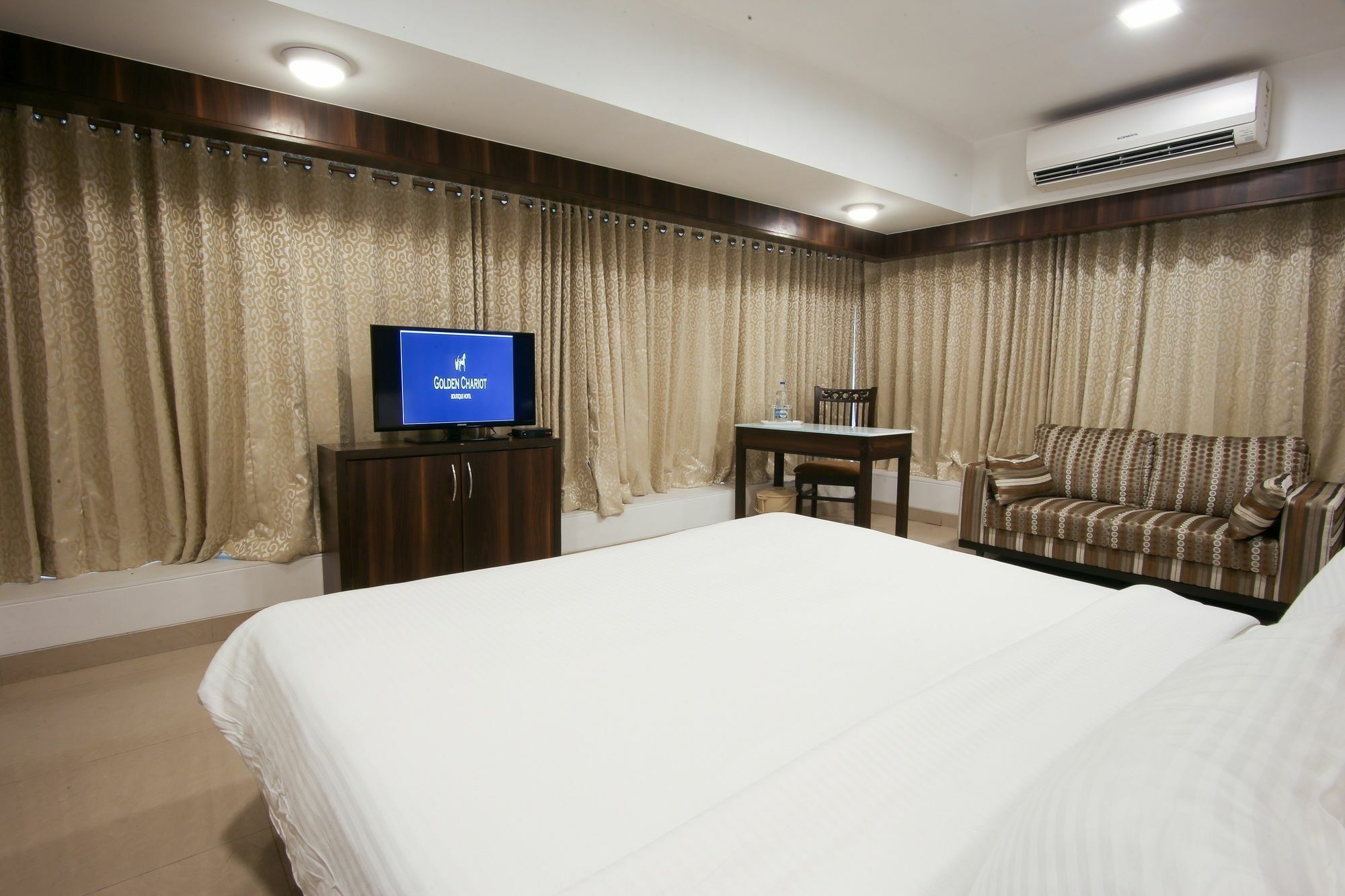 Golden Chariot The Boutique Hotel Mumbai Exterior photo